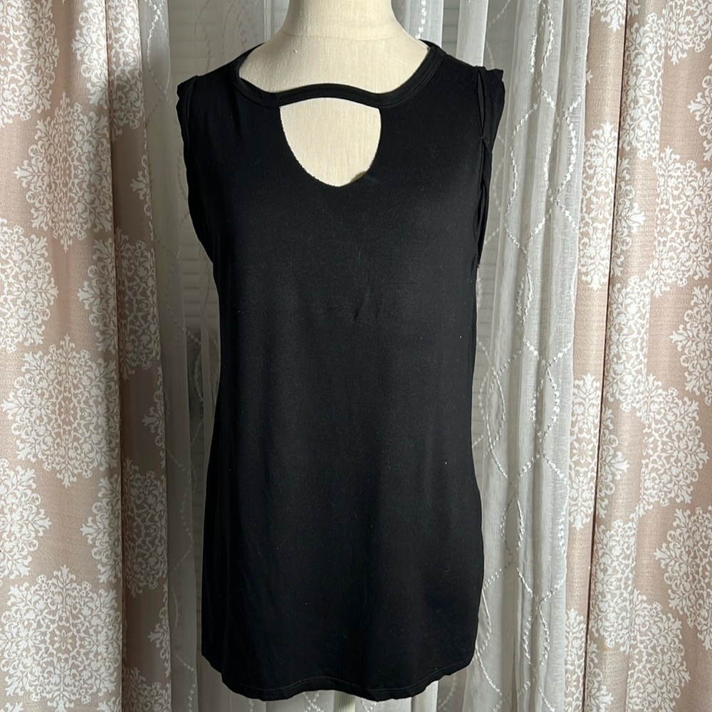 Americanable Tee, size medium